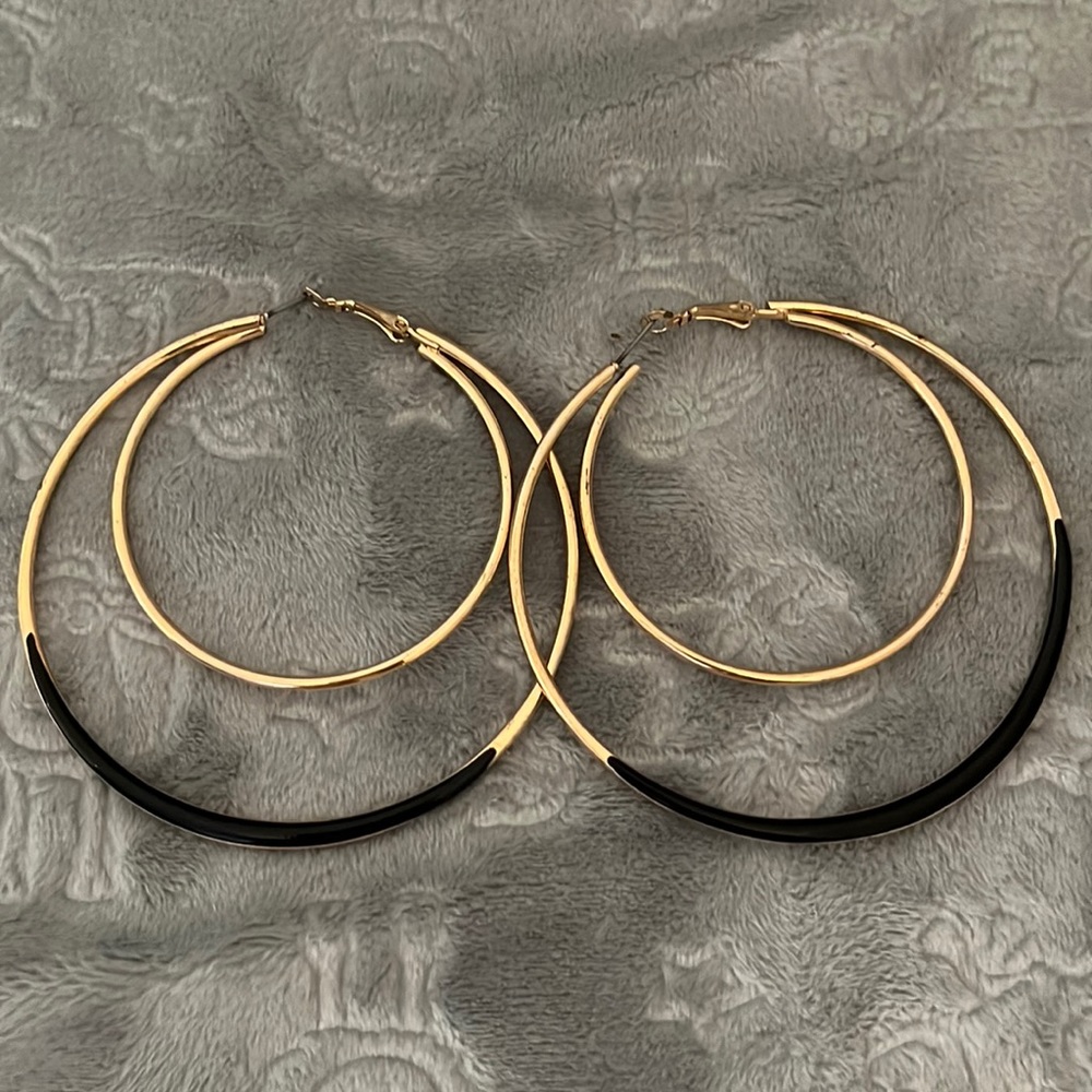 Two toned hopped earrings